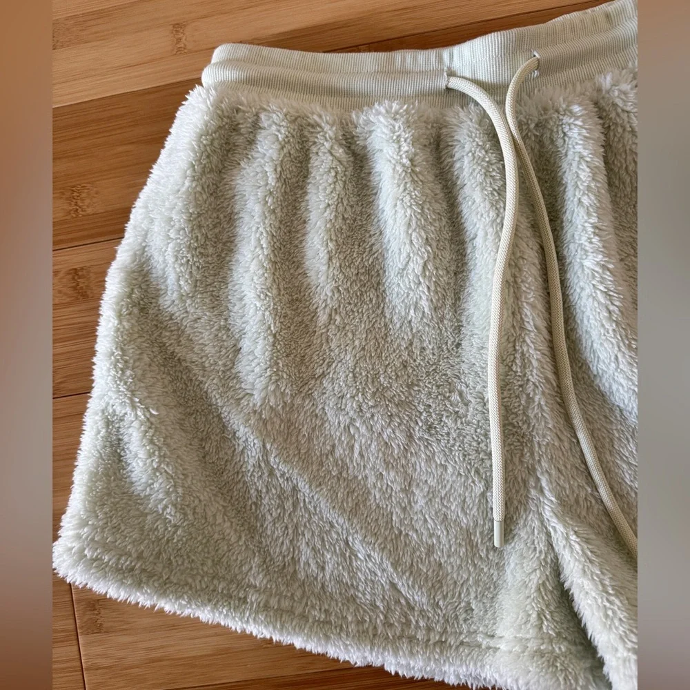 New! Papermoon fuzzy cosy shorts green